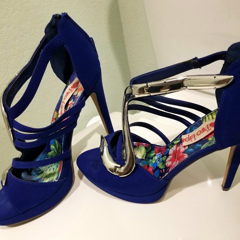 Two Lips Truly Unique Women's Heels Blue w/Metal Accents 6"